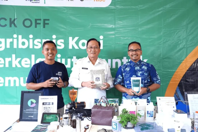 GoTo Impact Foundation Gandeng Gandrung Tirta Tingkatkan Produktivitas Kopi Malang 18% dengan IoT dan AI Petani kopi Malang menggunakan teknologi IoT dan AI untuk meningkatkan produktivitas