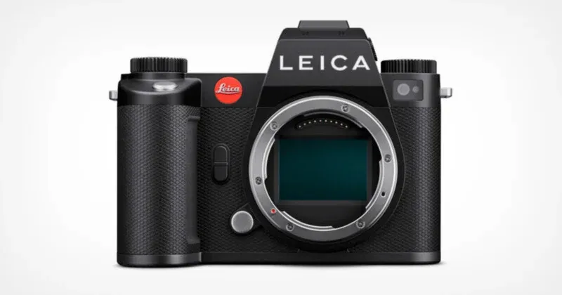 Kamera mirrorless Leica SL3 hitam tanpa lensa terpasang