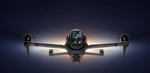 DJI Mavic 4 Pro dengan sistem tiga kamera Hasselblad