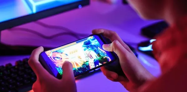 Ilustrasi bermain game online