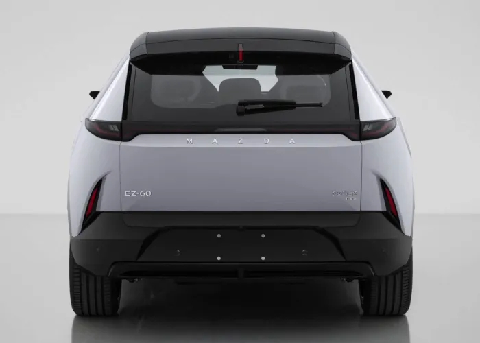 Mazda EZ-60 tampak belakang dengan lampu LED full-width