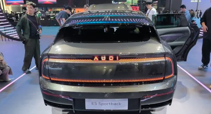 Audi E5 Sportback tampilan depan