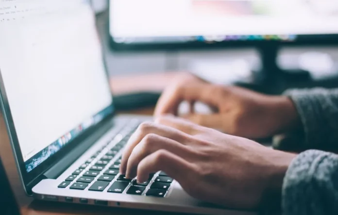 Perbandingan mode Shutdown dan Sleep pada laptop