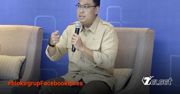 Kemkomdigi vs Konten Ibes: Facebook Blokir 6 Grup Menyimpang Petugas Kemkomdigi memantau konten digital di ruang operasi
