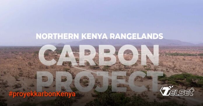 Peternak Maasai berdiskusi di padang rumput Kenya terkait proyek karbon