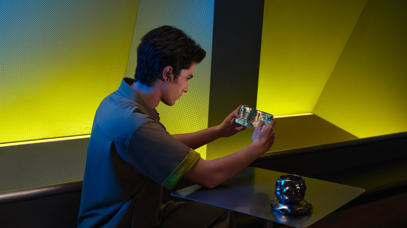 Content image for article: POCO F7 Resmi Dirilis: Desain Futuristik dan Performa Ekstrem dengan Harga Terjangkau