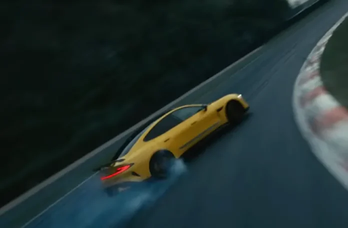 Xiaomi SU7 Ultra dalam aksi balap di Gran Turismo 7