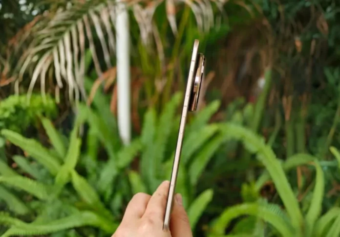 Honor Magic V5 foldable smartphone dengan desain tipis dan baterai besar