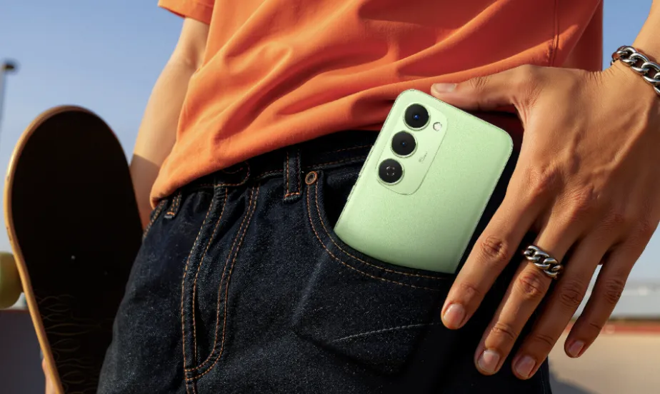 TECNO SPARK 40 Pro+ dalam berbagai pilihan warna