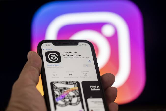 Threads uji coba pendaftaran via Facebook