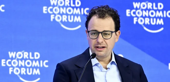 Pesan internal CEO Anthropic tentang rencana investasi dari UAE dan Qatar