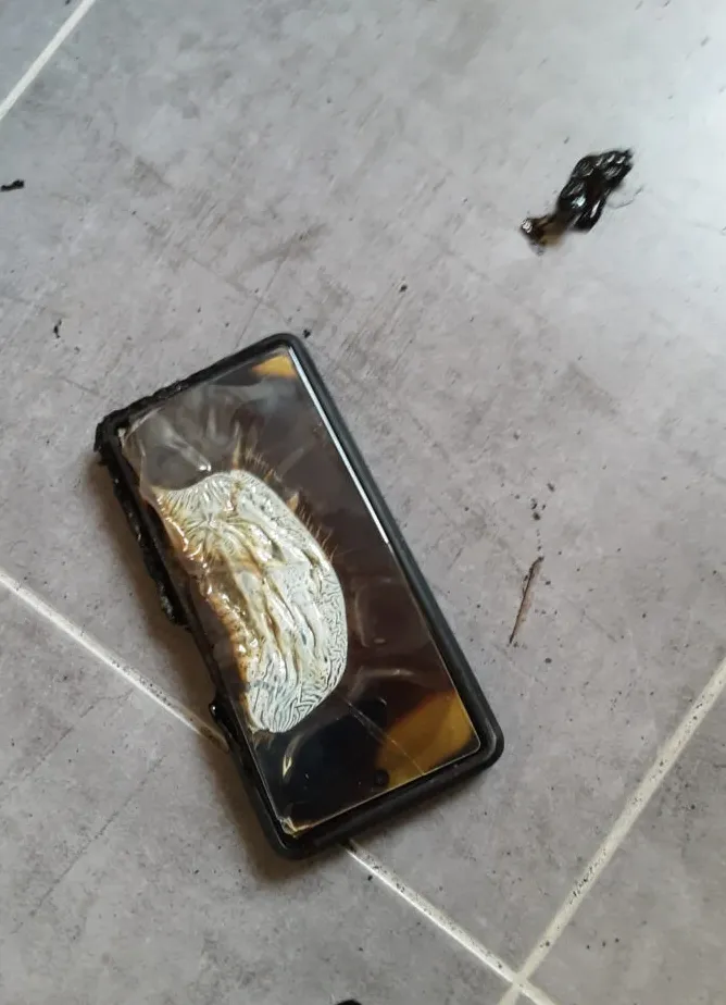 Pixel 6a catches fire