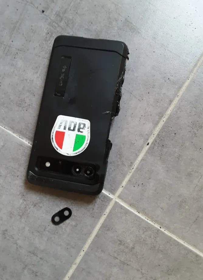 Pixel 6a catches fire