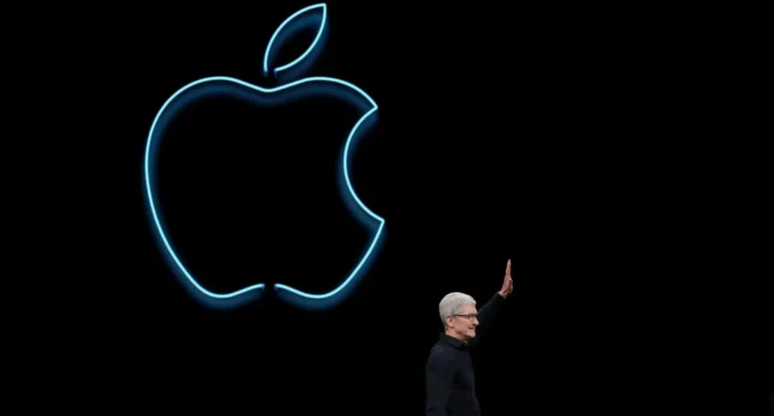 image-1754162674103-256.webp Tim Cook CEO Apple membahas dampak tarif Trump pada konferensi investor