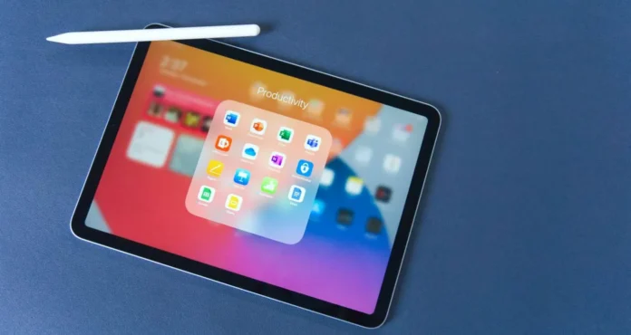 image-1756115984803-7075.webp iPad Pro dengan Apple Pencil dan aplikasi produktivitas pada layar