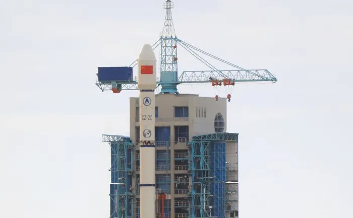 Roket Long March-2C meluncur membawa satelit uji coba internet dari Jiuquan