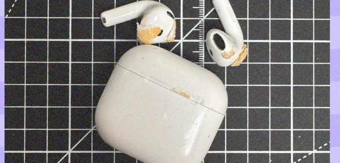 Panduan membersihkan earphone dan headphone dengan alat yang tepat