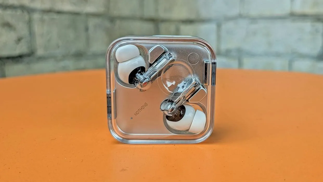 Nothing Ear 3 dengan sentuhan aluminium
