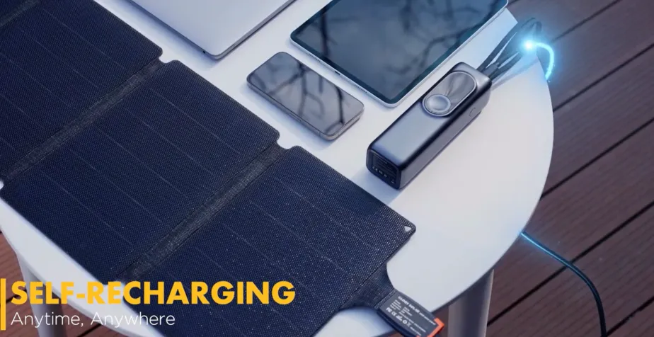 Tampilan close-up Ampsos Power Bank 5-in-1 yang menampilkan layar OLED dan berbagai port