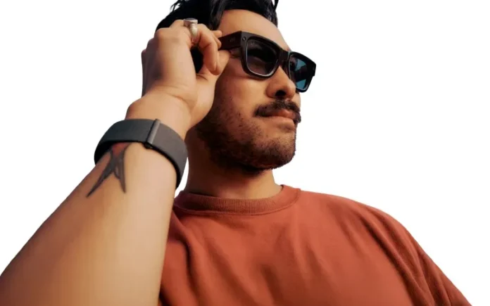 image-1760499014214-2389.webp Meta Ray-Ban AI Display Smart Glasses dengan layar built-in dan desain elegan untuk pengguna profesional