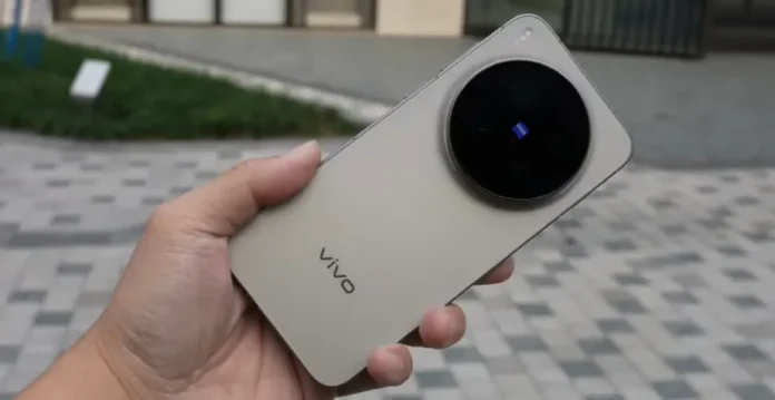 image-1760501998434-2189.webp Vivo X300 Pro global version hands-on preview showing premium design and Zeiss camera module