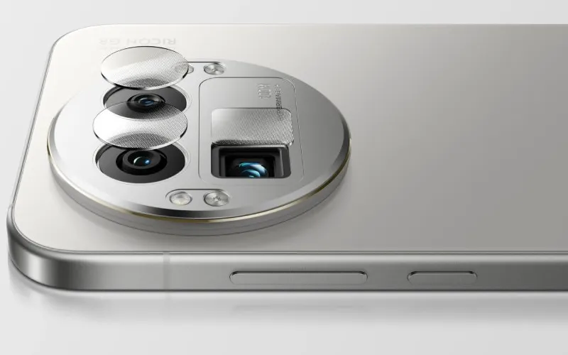 Tampilan belakang Realme GT8 Pro dengan desain kamera modular yang unik
