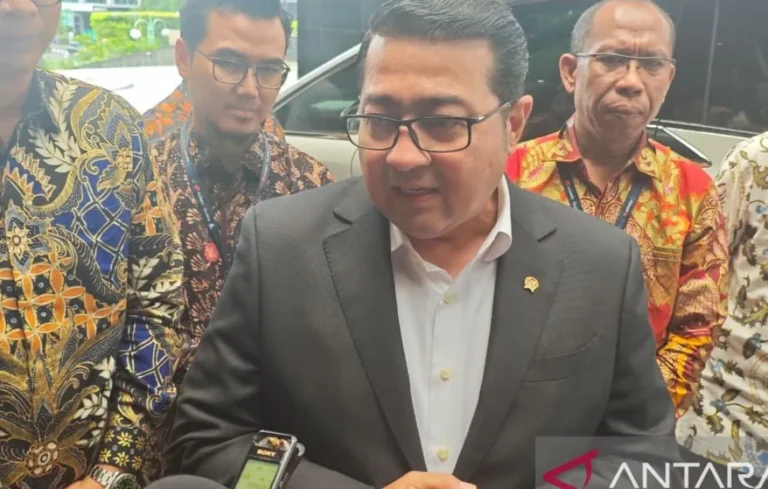 Kemenekraf Perkuat Keamanan Siber dengan Startup Lokal Kolaborasi Kemenekraf dengan asosiasi untuk pengembangan startup keamanan siber nasional