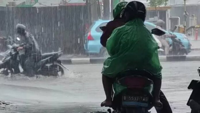 BMKG Peringatkan Cuaca Ekstrem Landa RI, 3 Provinsi Siaga Tertinggi