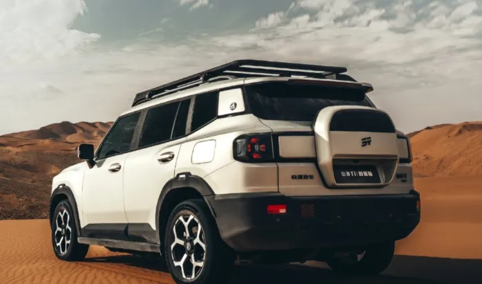 Dashboard Chery Jetour Shanhai T1 AWD dengan layar sentuh besar