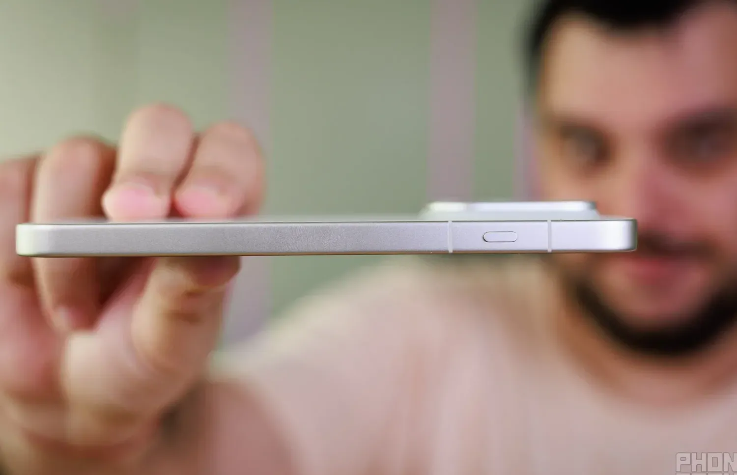 Oppo Find X9 Pro dengan baterai besar tidak terasa terlalu tebal