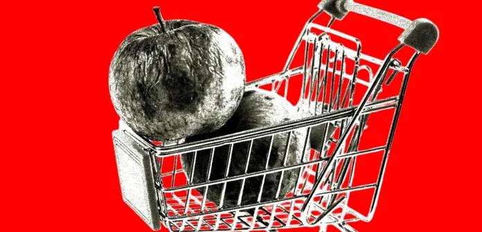 Ilustrasi penipuan online dengan gambar AI yang menunjukkan cangkir keramik retak untuk klaim pengembalian dana palsu