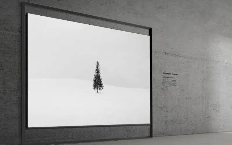 Desain bingkai seperti jendela pada Samsung R95H Micro RGB TV 130 inci di CES 2026